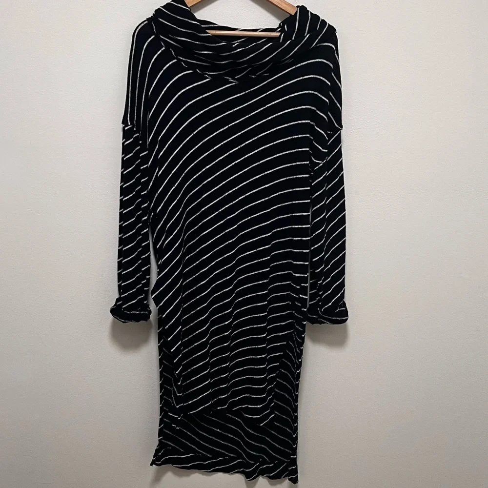FREE PEOPLE Gotta Have It Indigo Oversized Navy & White Striped Tunic Size XS